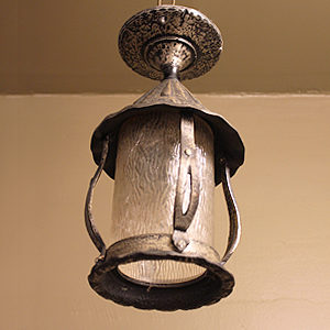 Arts & Crafts Style Porch Light