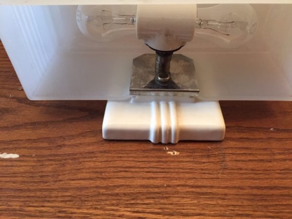 Vintage Art Deco Bathroom Sconce - Image 5